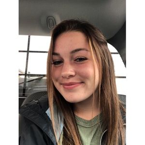 Meet your Posher, Olivia